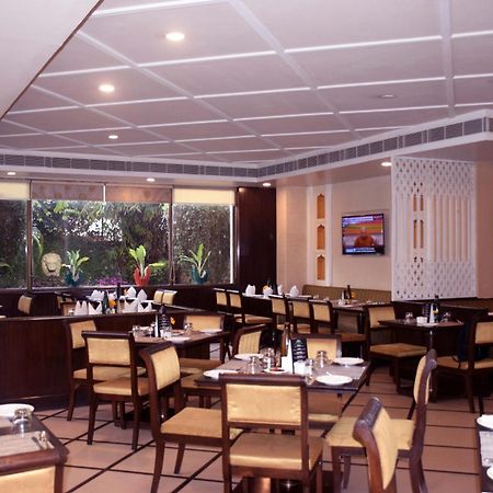 לקנאו La Place Sarovar Portico מראה חיצוני תמונה